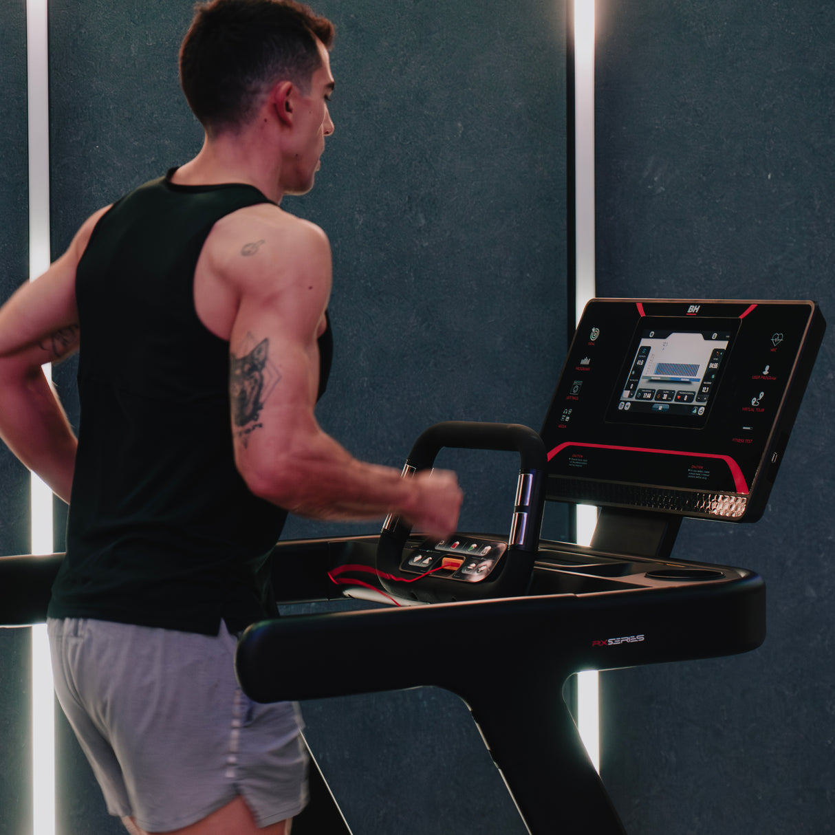 BH Fitness Laufband RX7 Multimedia G6173TFT