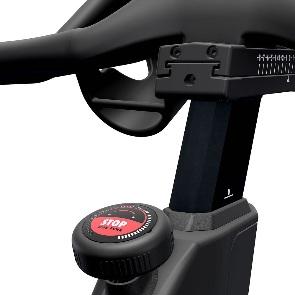 Life Fitness ICG IC4 Indoor Cycle inkl. Matte