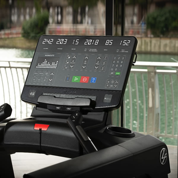 Life Fitness Laufband Club Series Plus