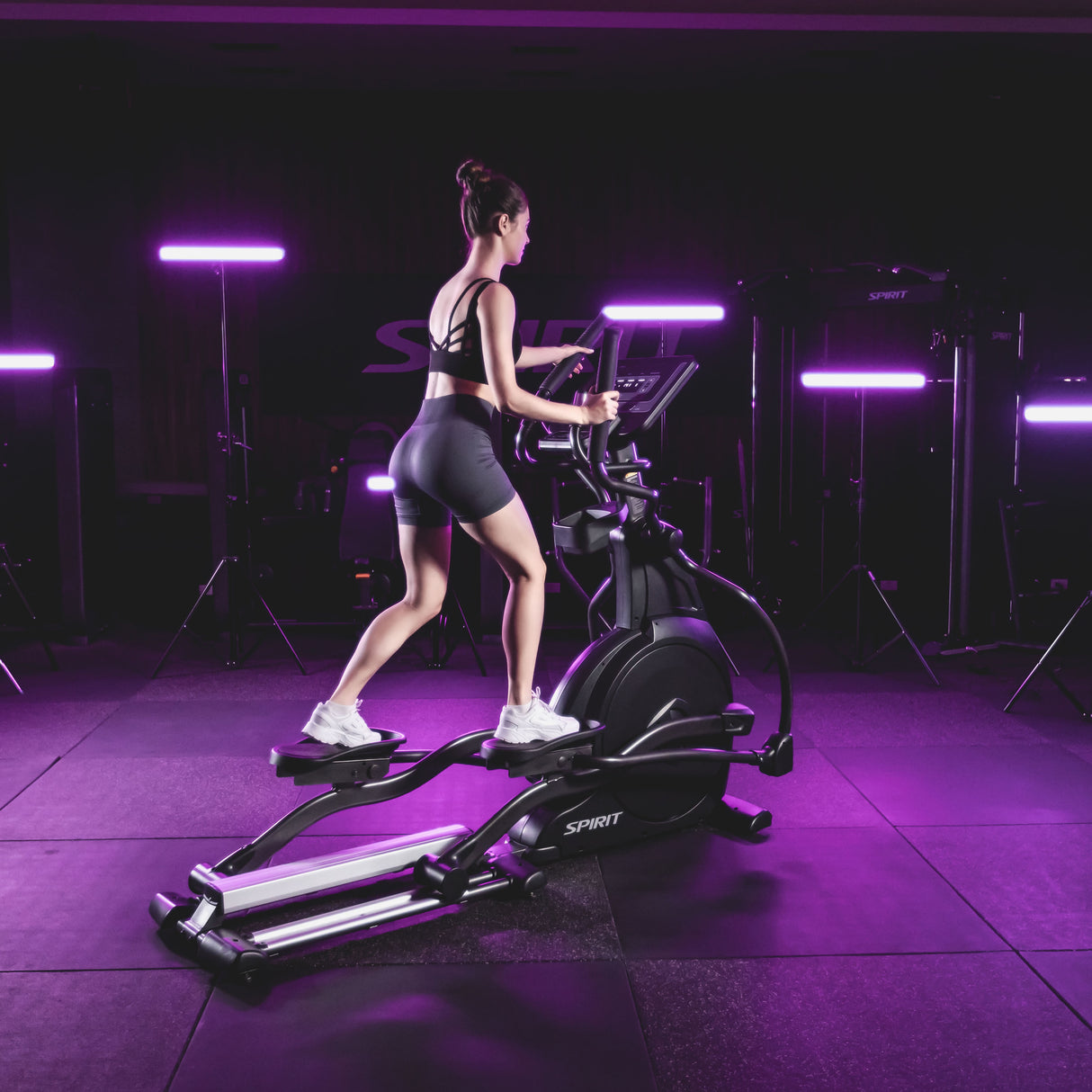 Spirit Fitness Crosstrainer CE800+ LED
