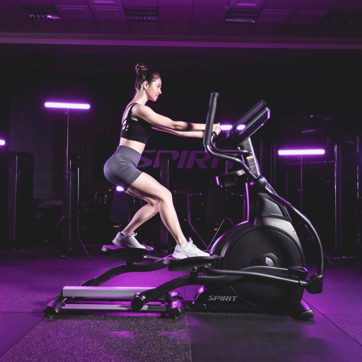 Spirit Fitness Crosstrainer CE800+ LED