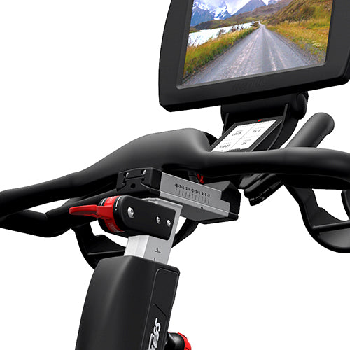 My Ride Tablet Life Fitness Indoor Cycle IC5 mit MyRide VX Personal Konsole günstig ...