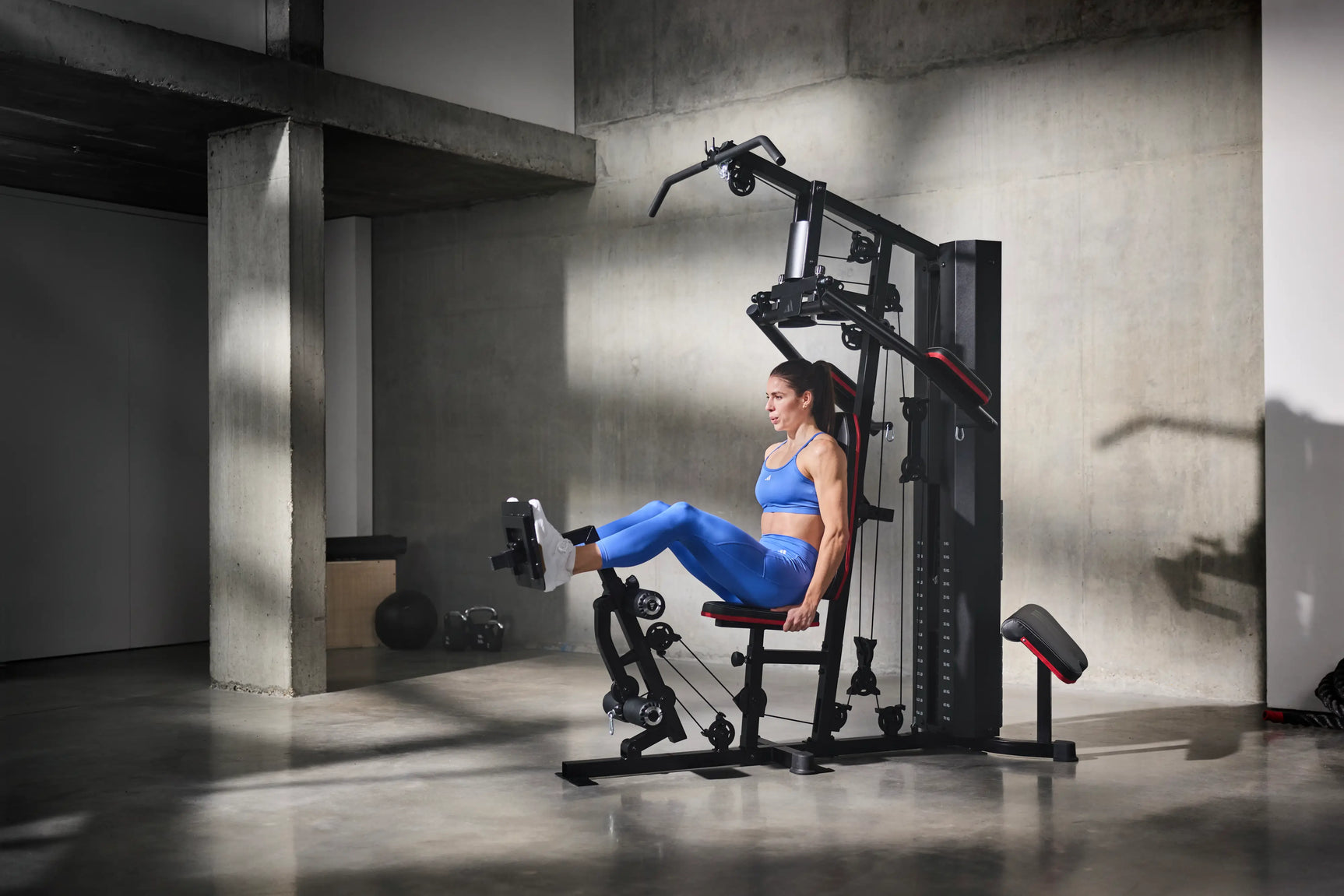 adidas Home Gym mit Beinpresse Video
