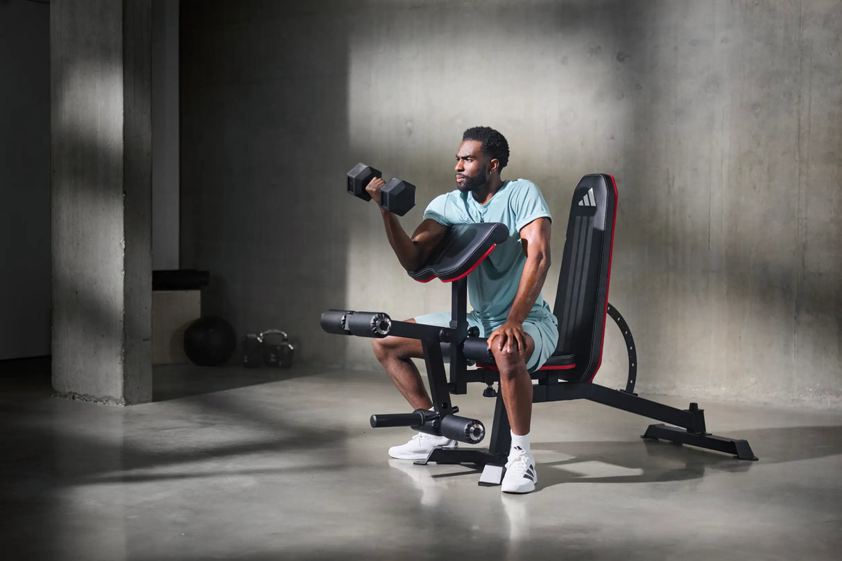 adidas Utility Bench mit Bizeps-Curlpult & Beincurler