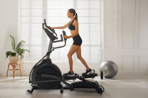 Spirit Fitness Crosstrainer XE395 ENT Black