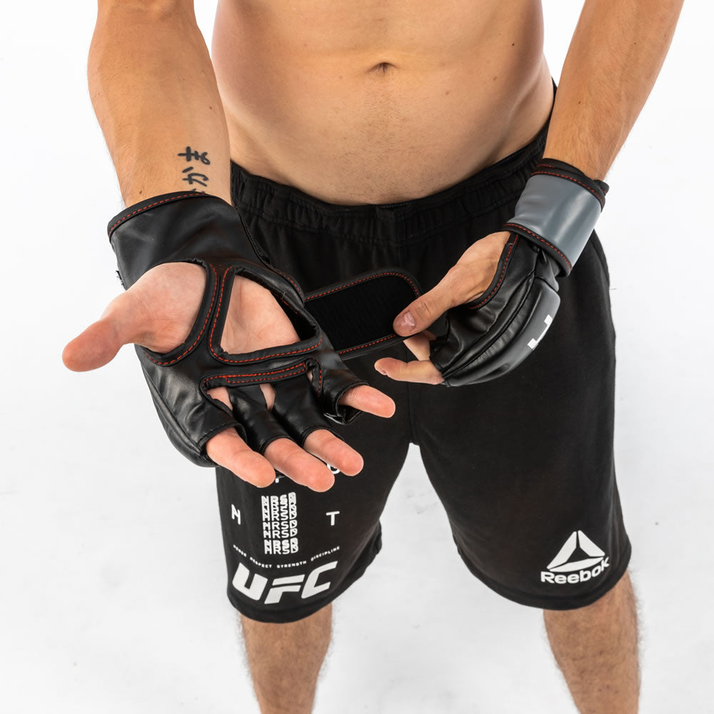 UFC MMA Gloves 5oz Gr. S/M